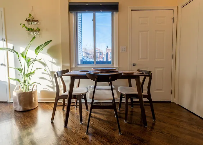 Bucktown Private Condo